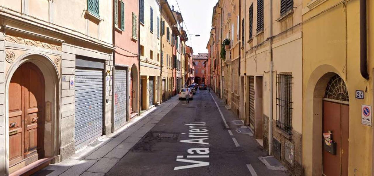 Historic Center - With 2 Single Beds Apartment Bologna Bagian luar foto